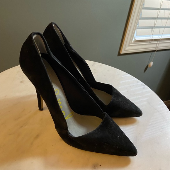 Heels - Picture 3 of 3